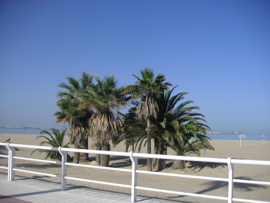 Apartamentos Playa Valdelagrana El Puerto de Santa María Exterior foto