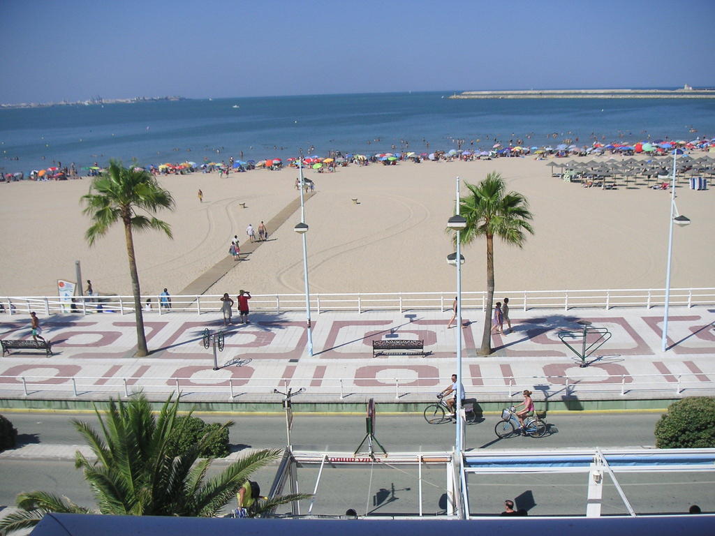 Apartamentos Playa Valdelagrana El Puerto de Santa María Exterior foto